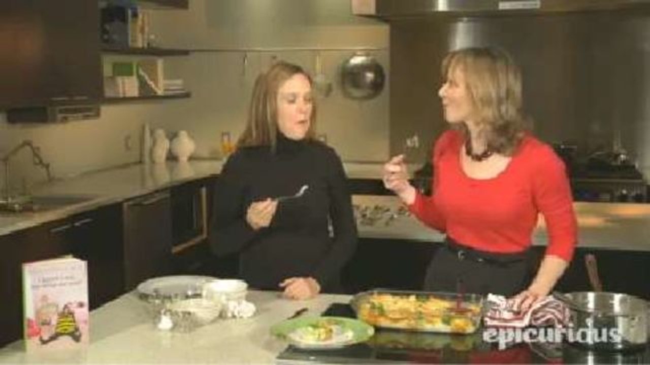 Celebrity Cooks - Samantha Bee Makes Eggs Benedict Bread Pudding