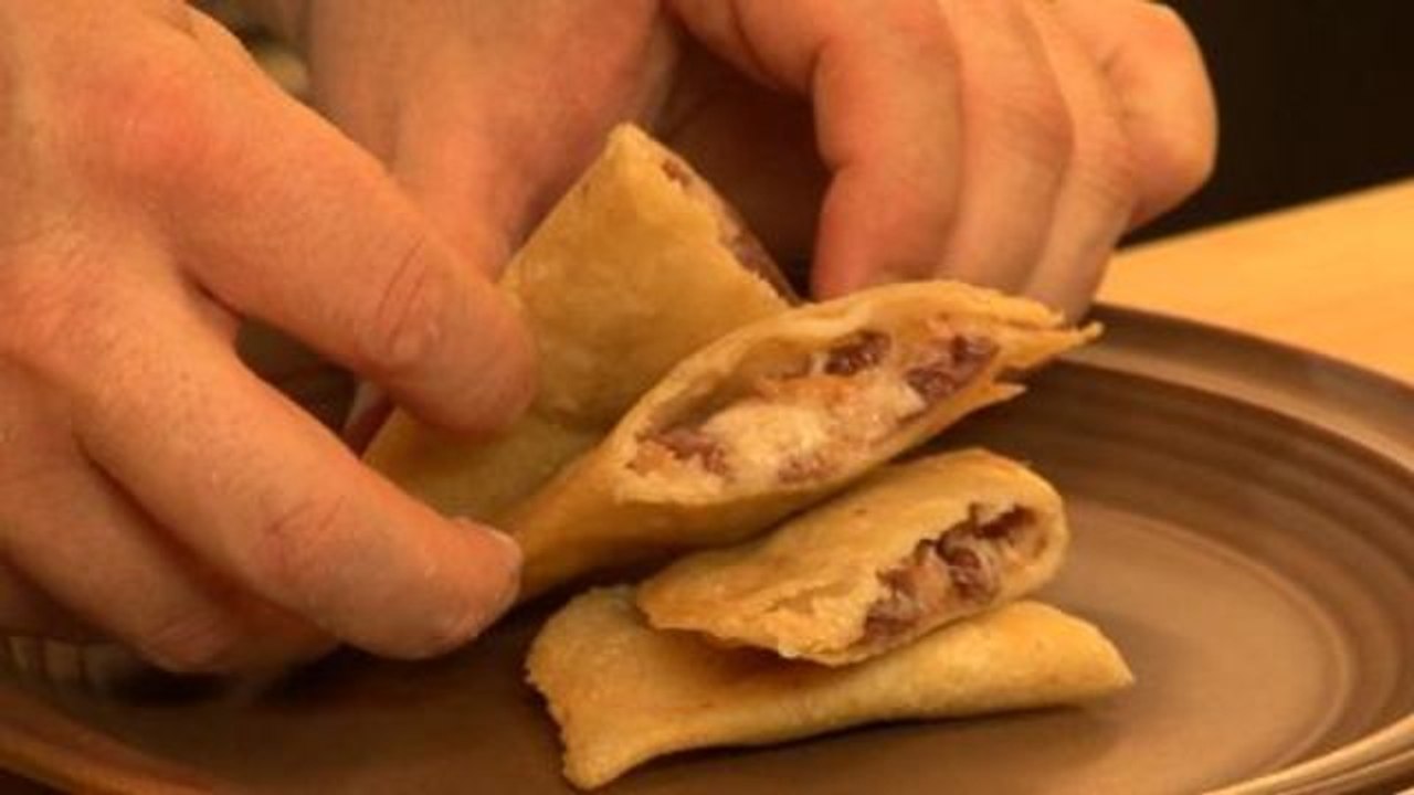 Around the World in 80 Dishes - How to Make El Salvadoran Pupusas, Part 2