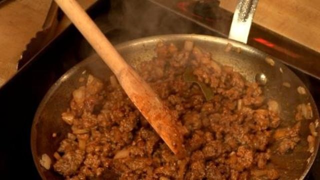 Around the World in 80 Dishes - How to Make Greek Moussaka, Part 2