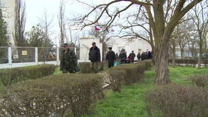 Obama: Sanctions on more Russian govt. officials, bank