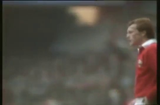 Le coup de pied de mammouth du Gallois Paul Thorburn à plus de 60m