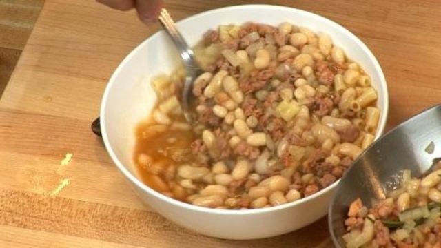 Around the World in 80 Dishes - How to Make Italian Pasta e Fagioli