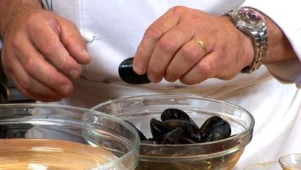 Around the World in 80 Dishes - How to Make Belgian Moules Marinieres, Part 1