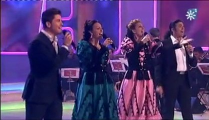 Con las bombas que tiran ( Álvaro Díaz, Jonathan, Cintia y Ana Maria)