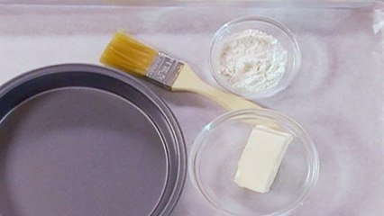 Epicurious Essentials: Cooking How-Tos - How to Prepare Cake Pans