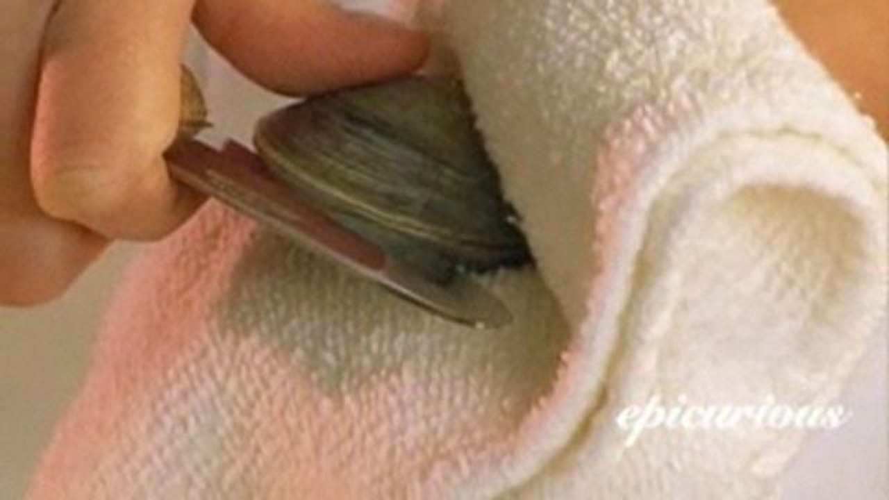 Epicurious Essentials: Cooking How-Tos - How to Open Oysters and Clams