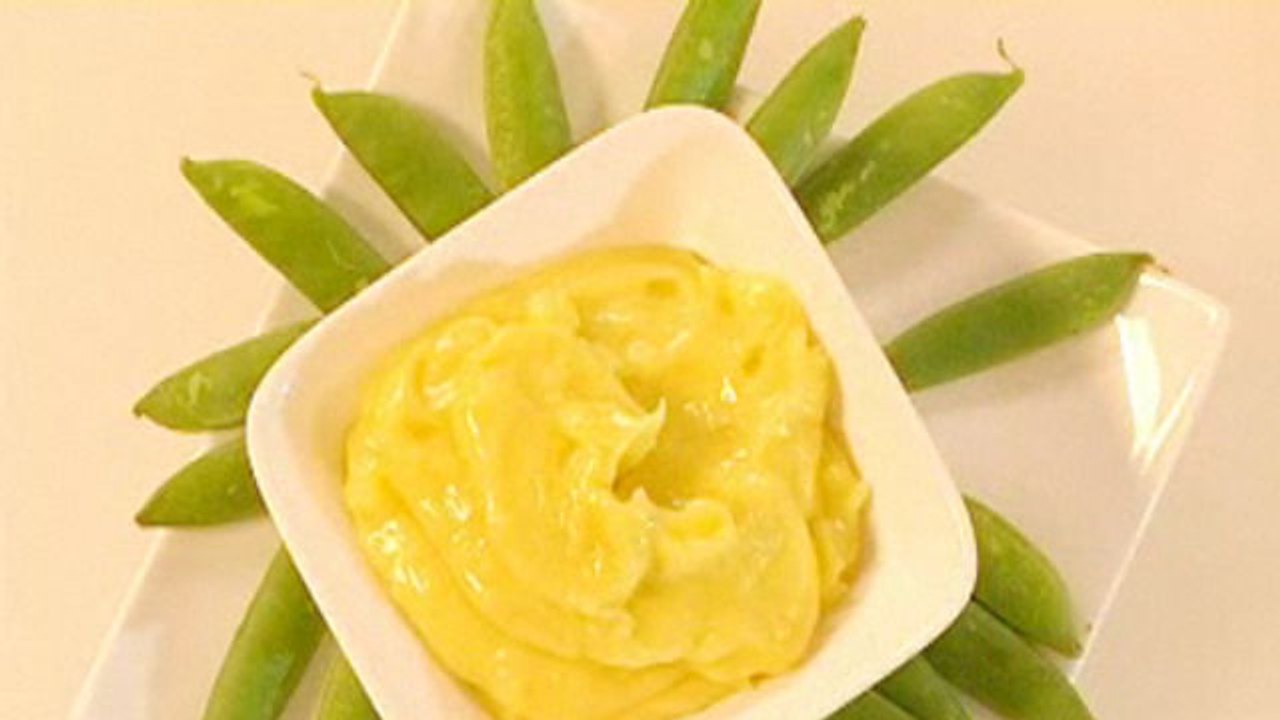 Epicurious Essentials: Cooking How-Tos - How to Make Aïoli