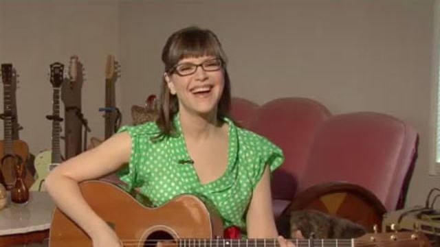 Celebrity Cooks - Lisa Loeb at Home
