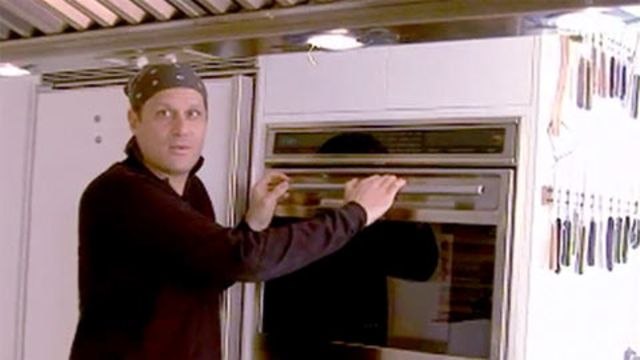 Celebrity Cooks - Tour Isaac Mizrahi's Kitchen