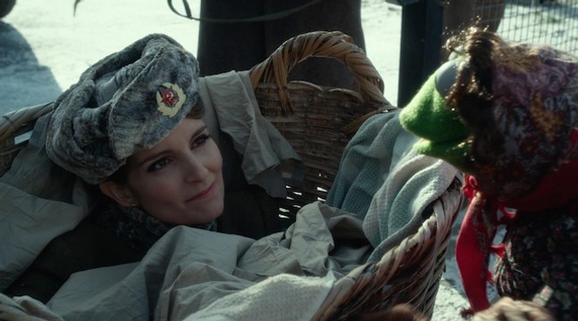 Kermit the Frog and Tina Fey in Muppets Most Wanted Movie Clip: 'Failed Attempts to Escape'