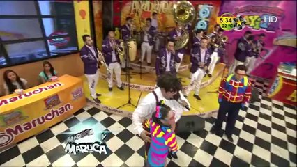 Marquitos canta con banda
