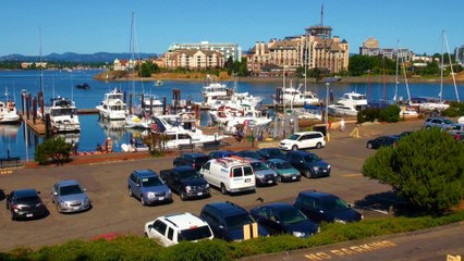 Morning walk to the Harbour of Victoria.