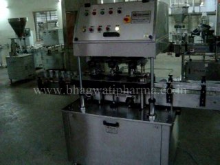 Linear Screw Capping Machine for Oil Bottle