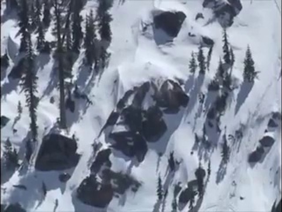 Gros fail en moto neige... Adieu pilote, adieu moto!