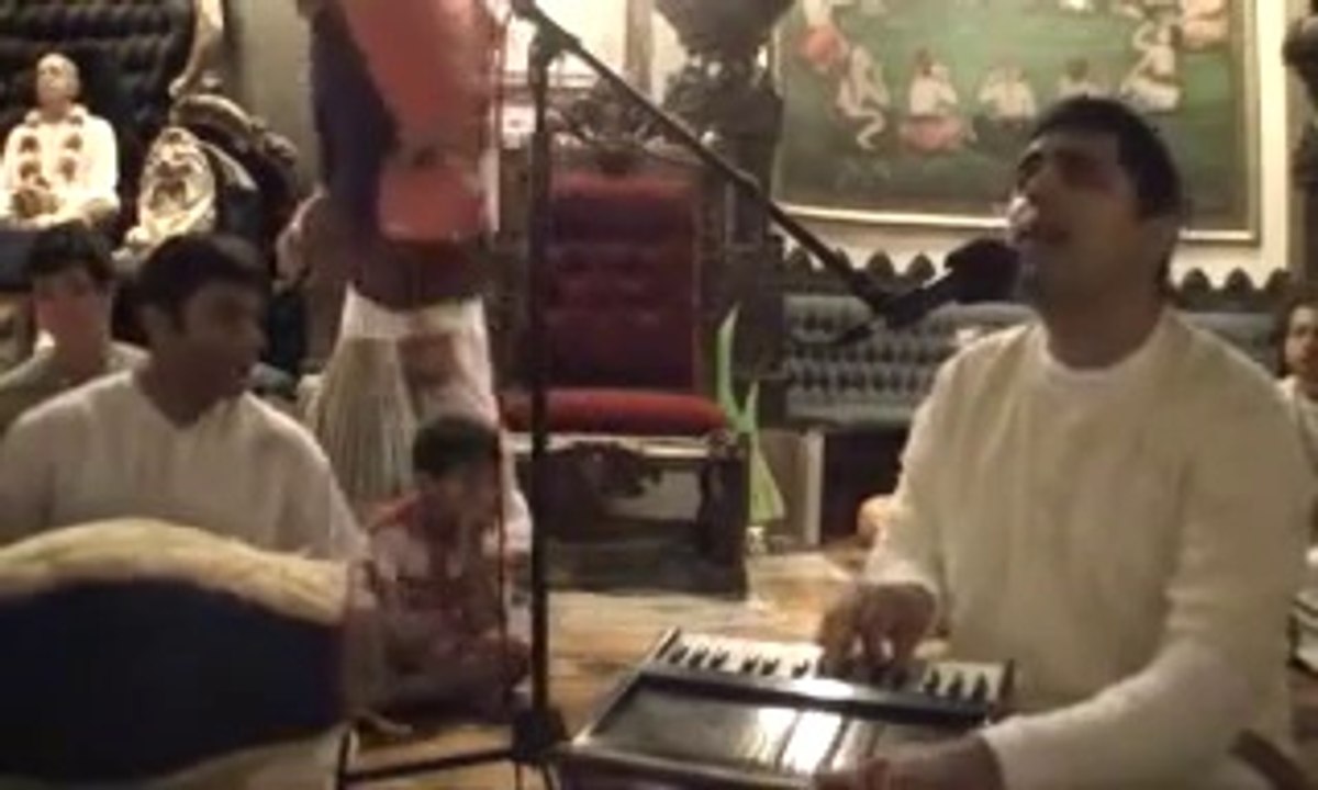Govardhan Puja - Bhajan by Amala Kirtan Prabhu