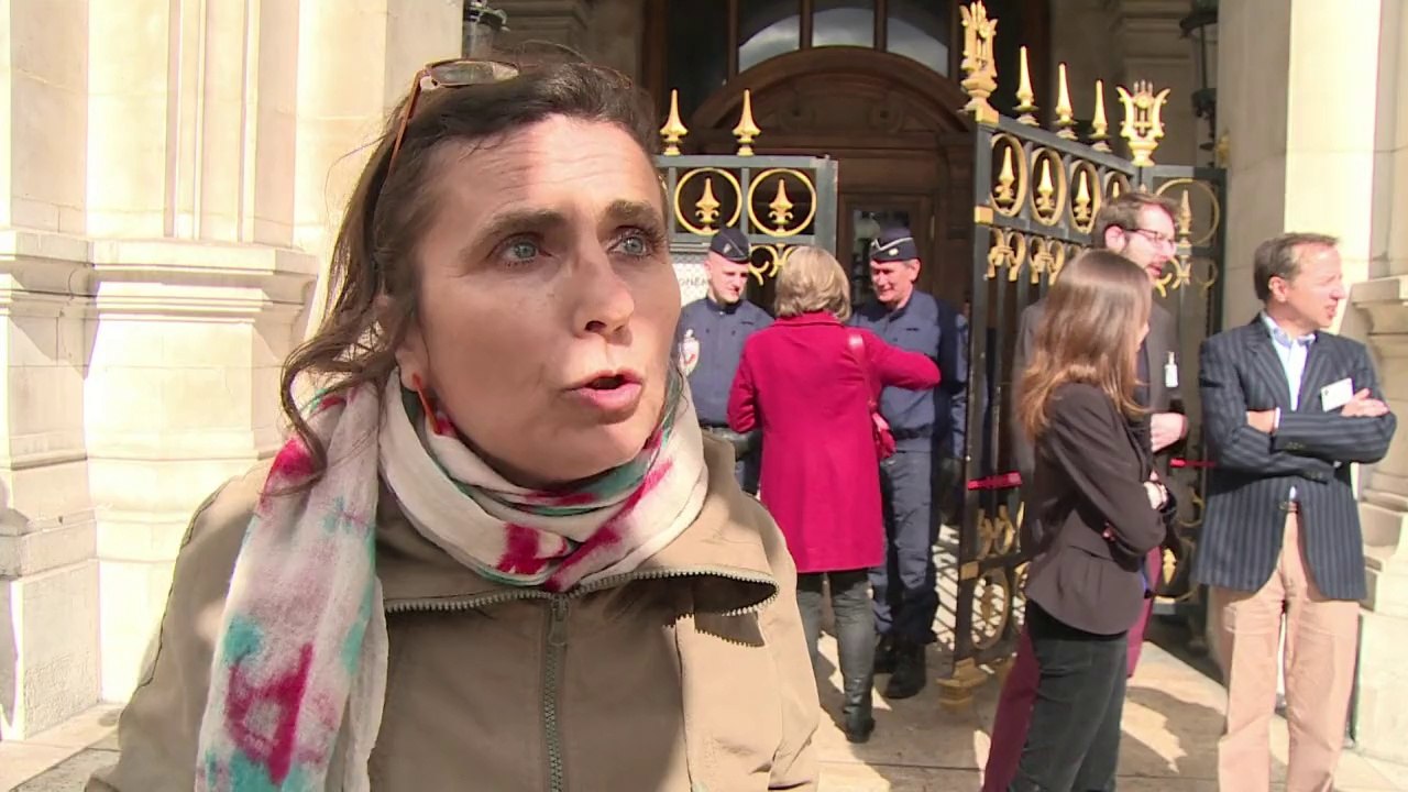 Assurance chômage: les intermittents quittent l'Opéra Garnier