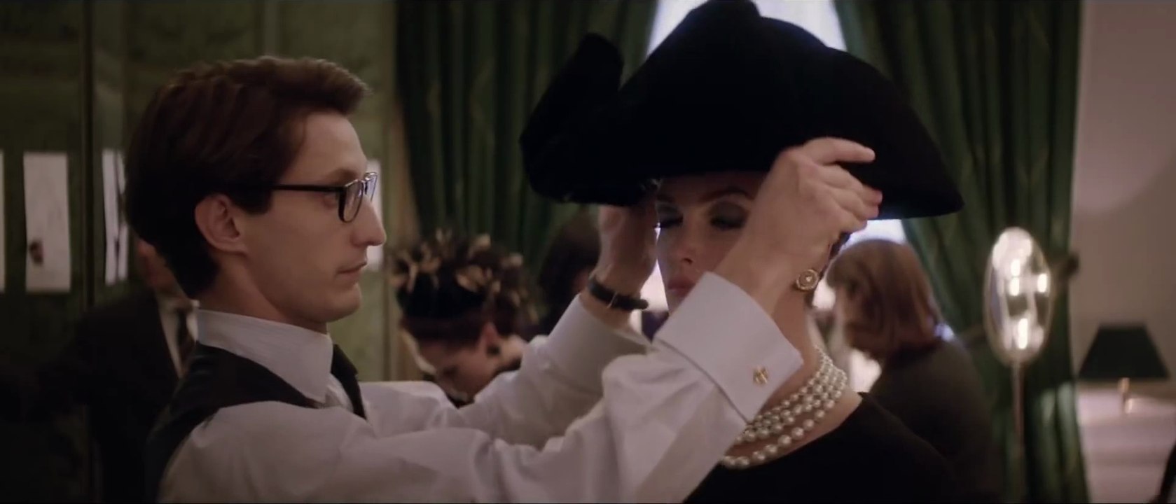 YVES SAINT LAURENT