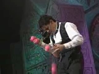 Jouer du Piano avec des balles