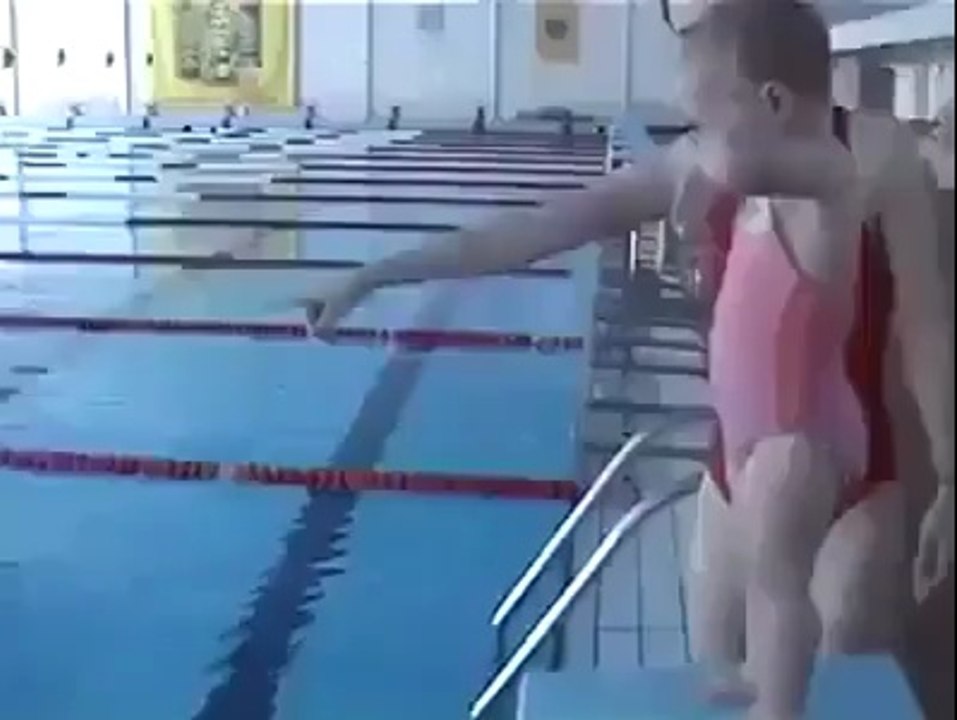 2 years child swiming