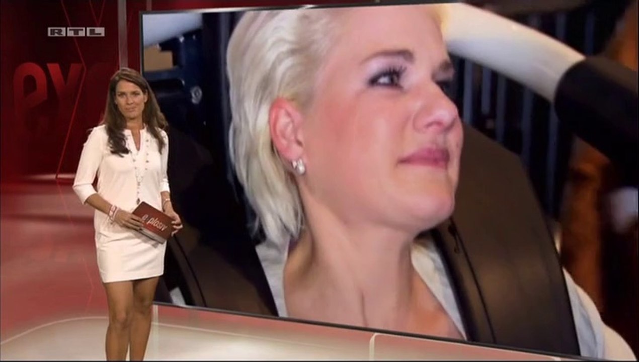 Elena Bruhn  im Minikleid