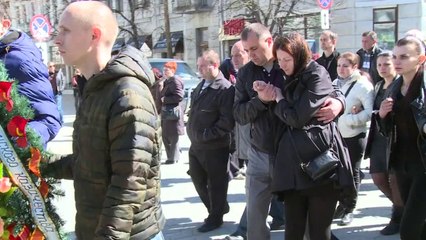 Krim ehrt erste Todesopfer - Schüsse bei Sturm auf Militärbasis