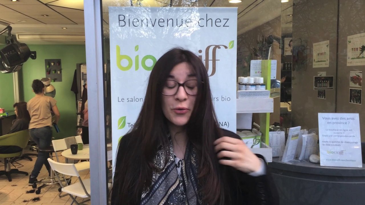 Delphine, 1ère coloration végétale au salon Biocoiff"