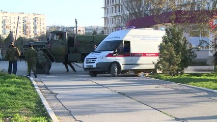 Crimée: des blindés entrent dans une base ukrainienne