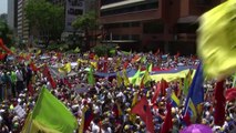 Caracas: opositores y chavistas en las calles