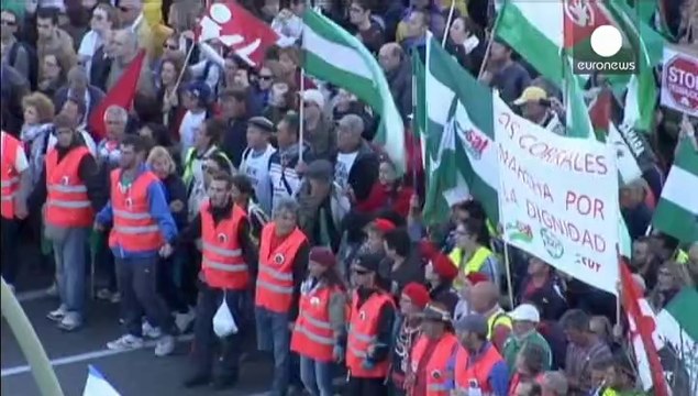 Spagna, tornano gli indignados . Scontri in serata a Madrid