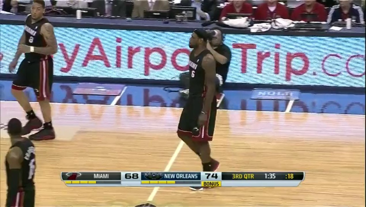 LeBron Injures Ankle