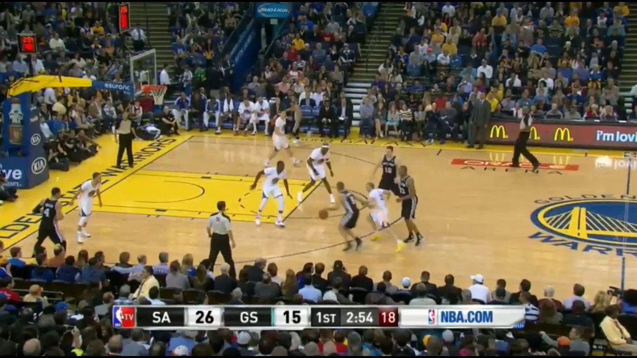 Tony Parker transperce la défense des Warriors avec un move à 100 à l'heure