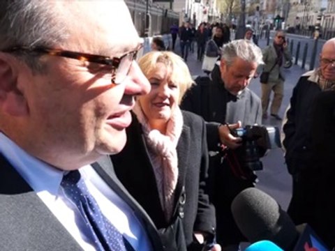 Municipales à Marseille : Patrick Mennucci (PS) vote avec son fils