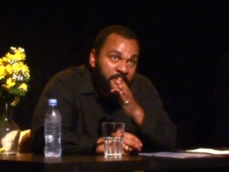 la femme..a coté meme le chacal il est honnete (DIEUDONNE, SANDRINE)