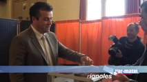 Laurent Lopez, candidat FN, vote à Brignoles
