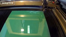 Vidéo de découpe Laser dans du plexiglass