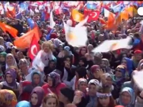 Turkey shoots down Syria war plane