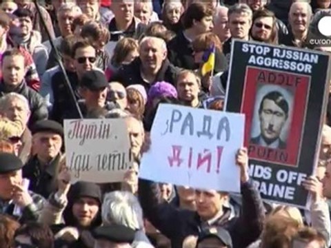 NATO fears Russian troop build-up along border with Ukraine