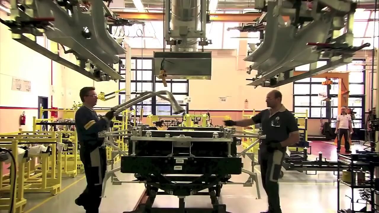 How to build an Alfa Romeo 4C sports car