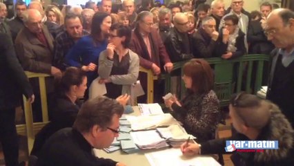 Dépouillement du premier tour des municipales à Fréjus