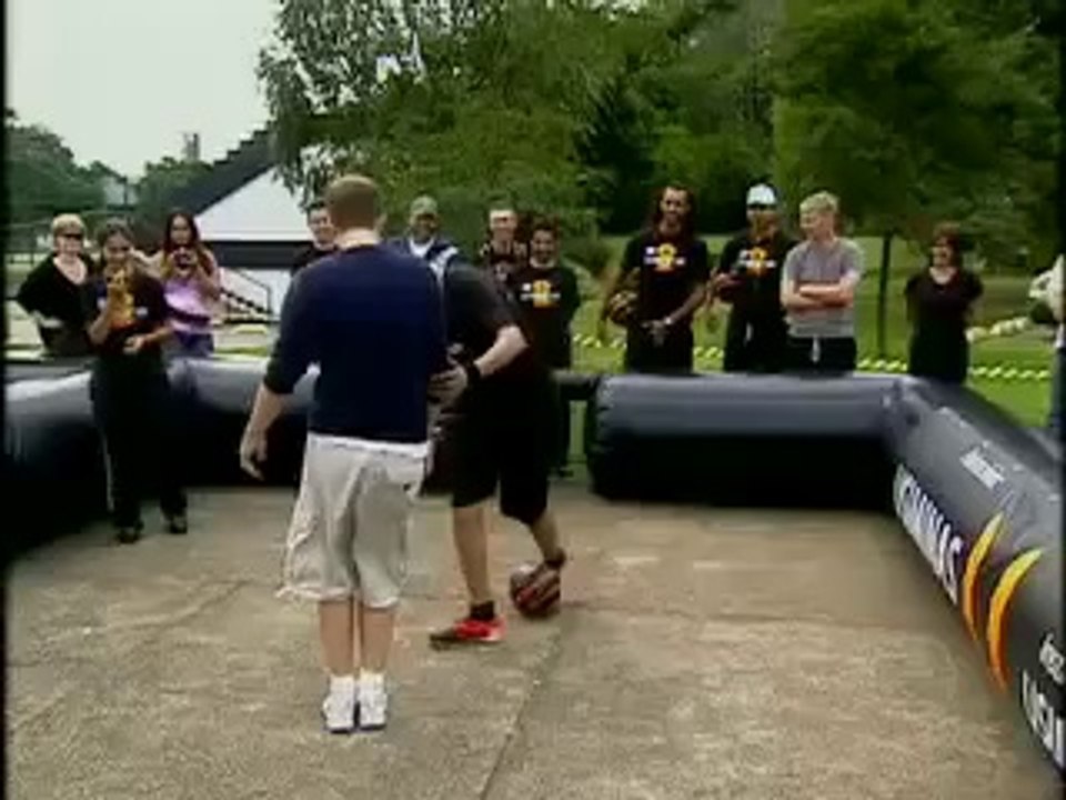 Neymar umiliato da un freestyler