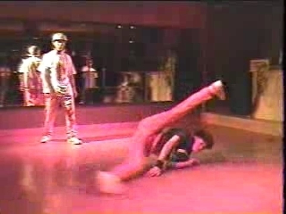 Breakdance - flare/mill/flare