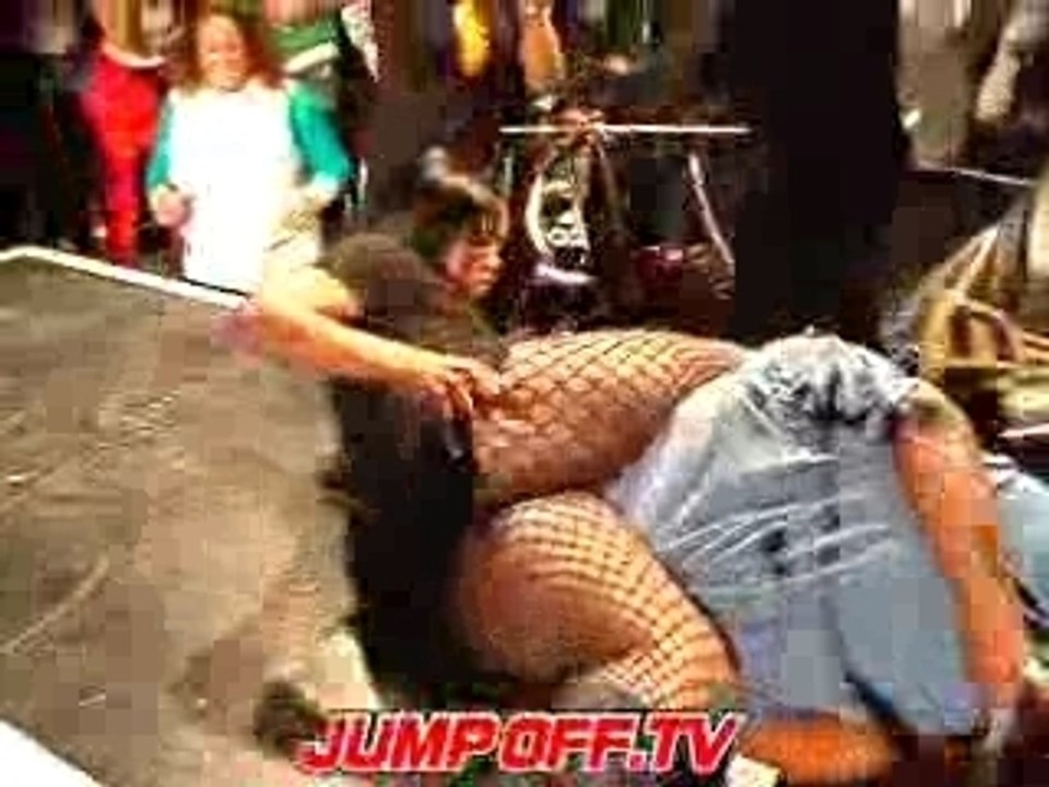 jumpoff_065_booty_02