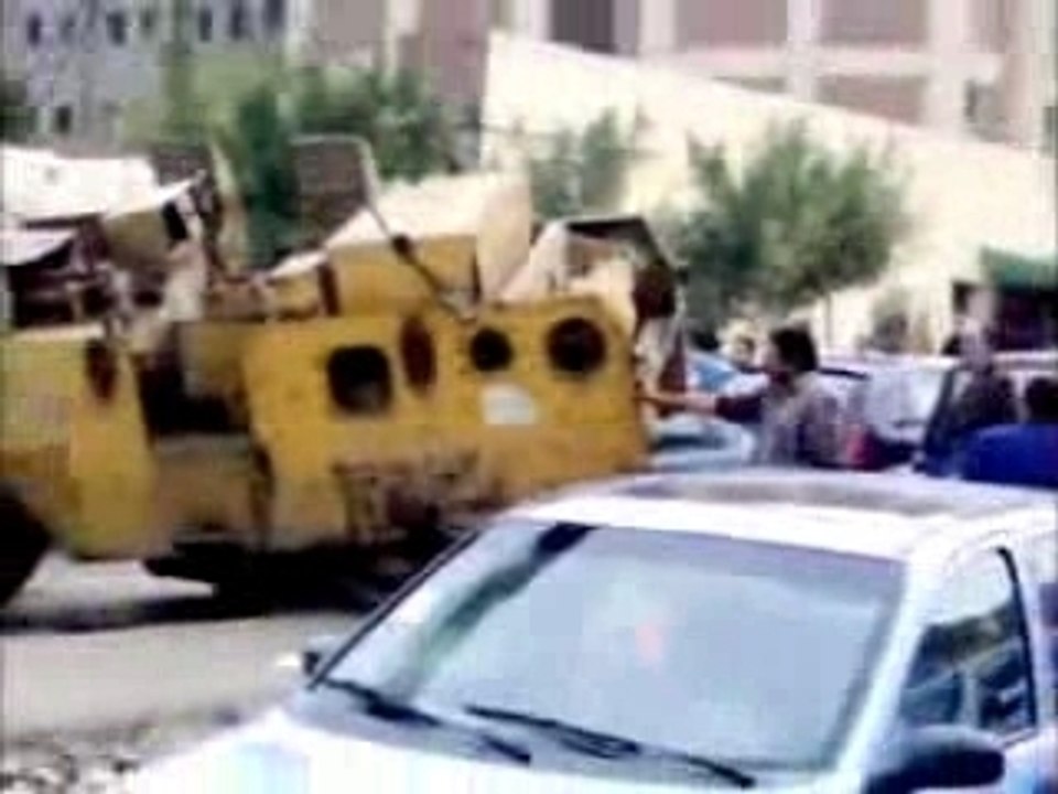 Régis Déplace Un Rouleau-Compresseur