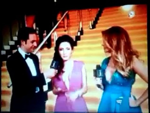 ARIADNE DIAZ NOTA EN LA ALFOMBRA DE PREMIOS TVYNOVELAS