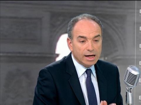 Copé appelle les électeurs à passer au carton rouge contre la gauche - 24/03