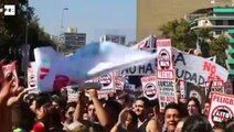 Nueva Constitución y otras demandas sacan a la calle a miles de chilenos