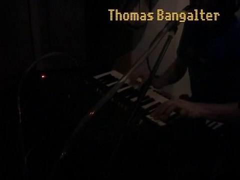 Thomas Bangalter ( Daft Punk ) en vrai sur la cassette VHS ( ultra collector ) de 113 Fout la merde