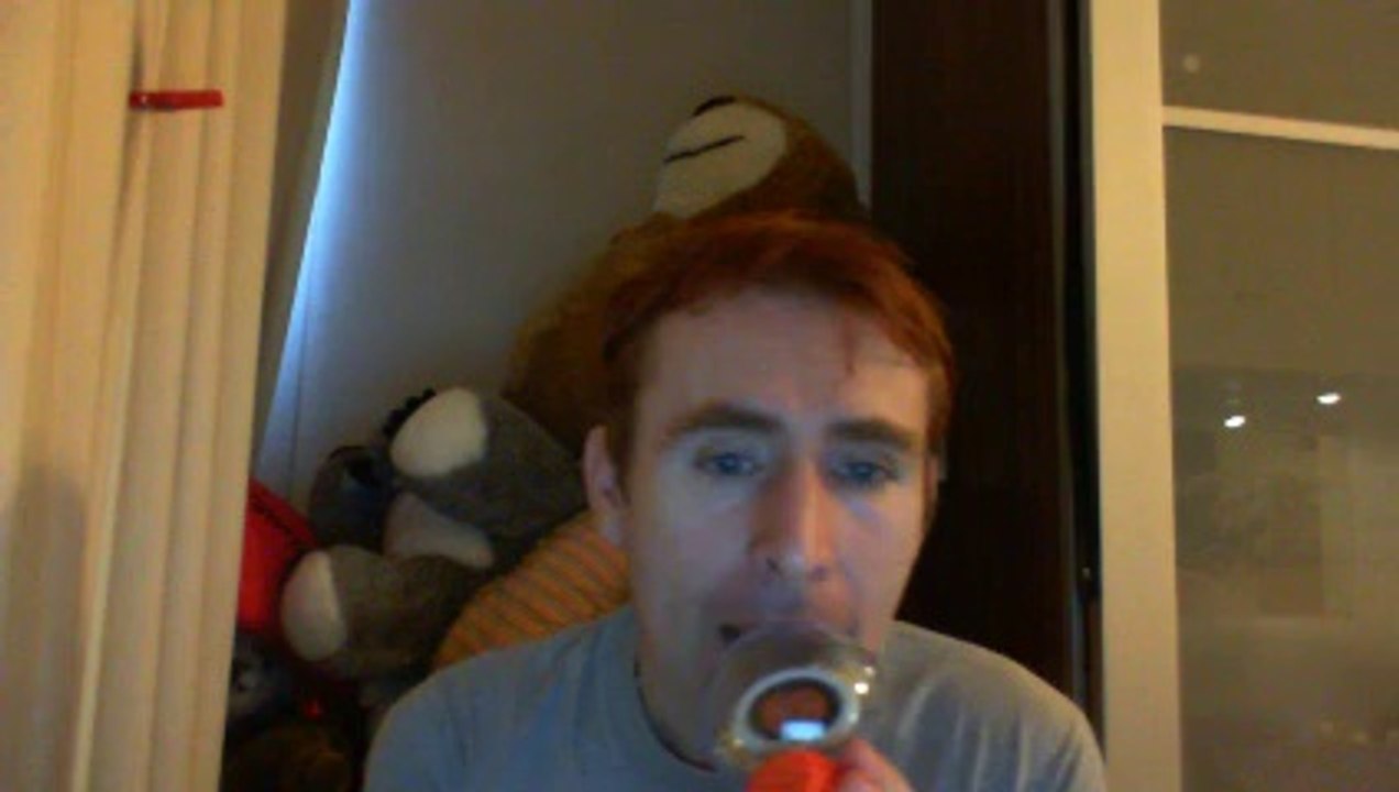 Wiwi égratigne "les bleuets d'azur" de Marcel Amont