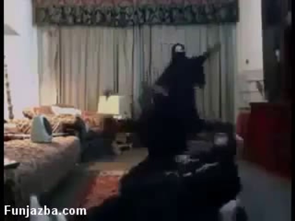 3 Girls Funny Dance