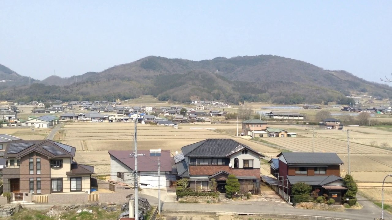 富田茶臼山古墳（とみたちゃうすやまこふん）